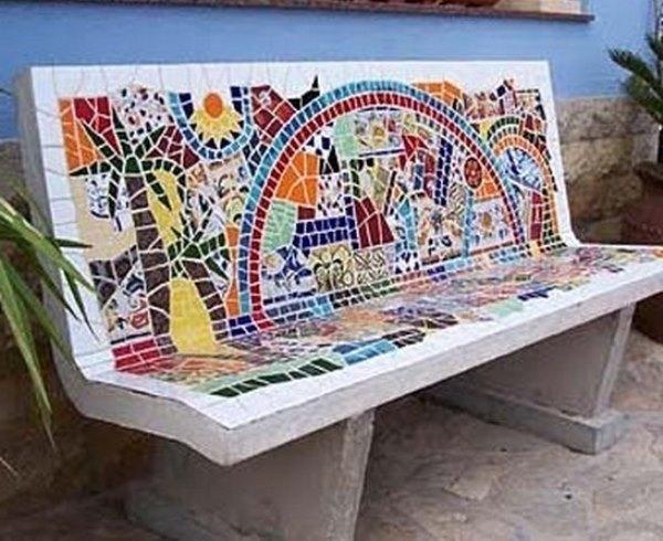 Mosaïque sur le banc