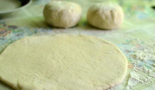 rouler une tarte dans un gâteau