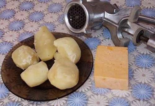 picar patatas y queso