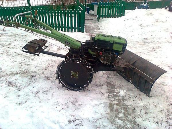 cuchilla para tractor con operador a pie