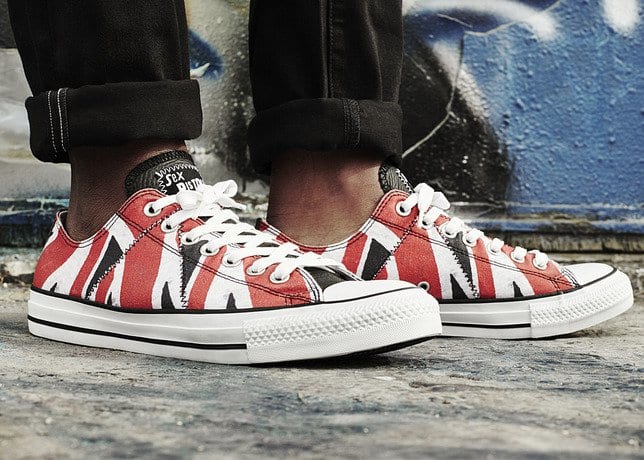 Converse_Chuck_Taylor_All_Star_Sex_Pistols_-_Flag_In_Street_large