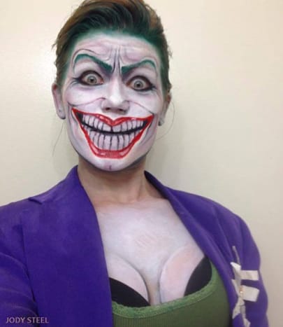 Steels selbst angewendete Interpretation von The Joker letztes Halloween.
