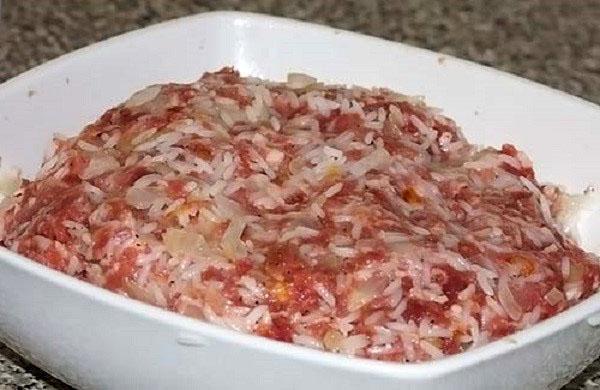 preparando carne picada