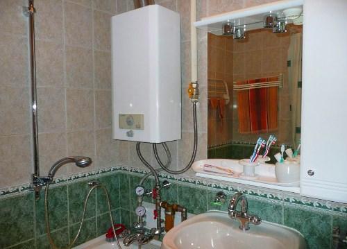 Chaudière dans la salle de bain