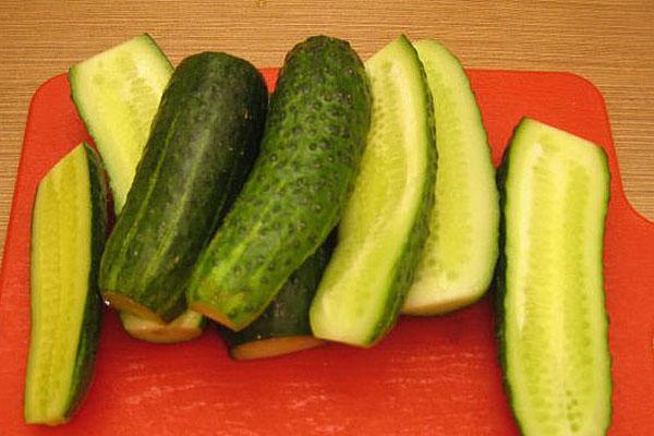 preparando pepinos