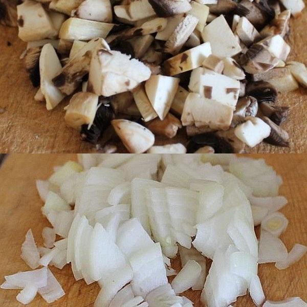 picar finamente los champiñones y las cebollas