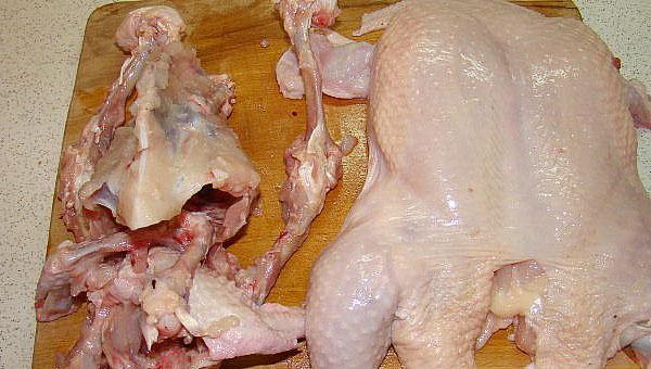 separar los huesos de la carne