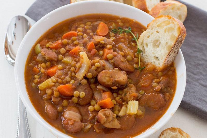 receta de sopa de lentejas, guisantes y frijoles