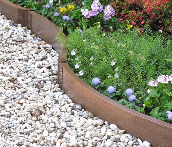 encadrement de parterre de fleurs