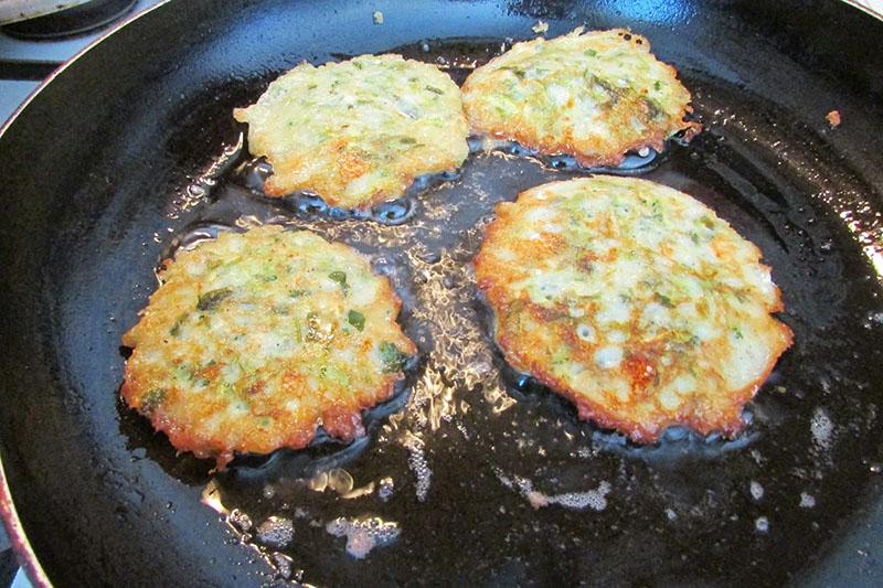 freír tortitas de lagenaria