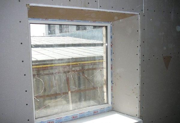 pente de fenêtre en plaques de plâtre