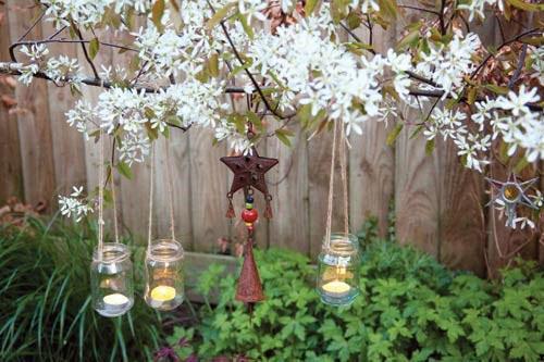 bougies dans le jardin