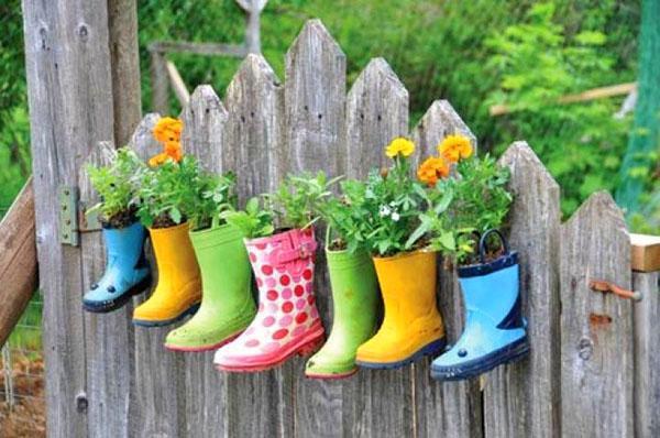 pots de fleurs de chaussures de bébé