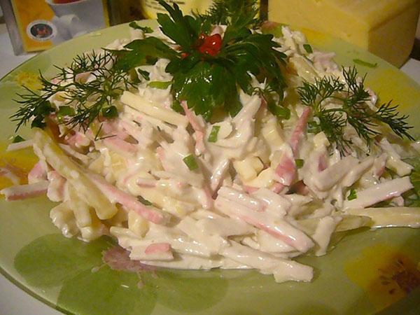 assaisonner la salade de mayonnaise