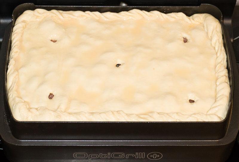 cubrir el bizcocho con masa