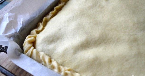el pastel está listo para hornear