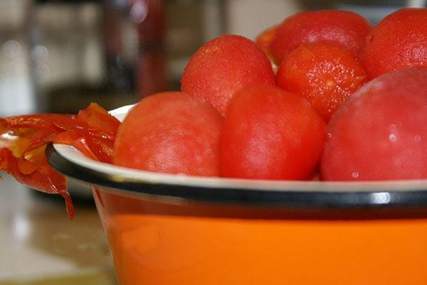 peau claire à la tomate