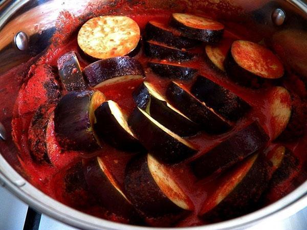 aubergine à la sauce tomate