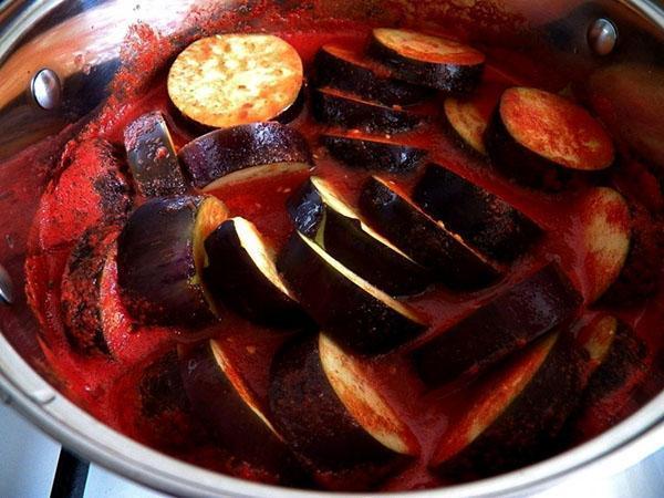 berenjena en salsa de tomate