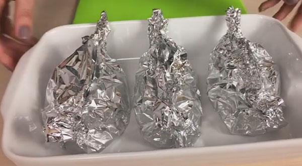 mettre les filets dans du papier d'aluminium