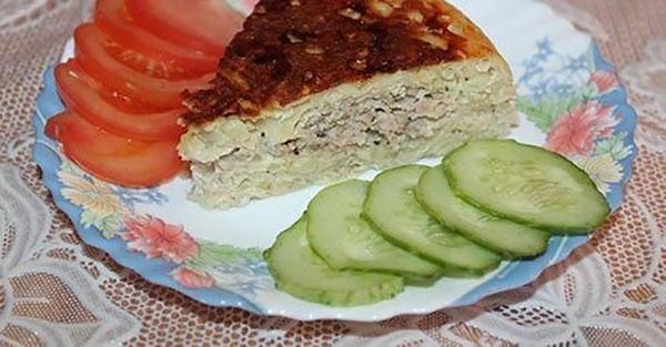 casserole de viande avec pommes de terre dans une mijoteuse