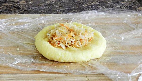 formar una tortilla y colocar el relleno