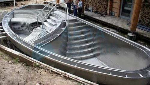 piscine en acier