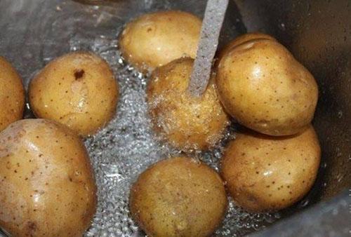 lavar patatas