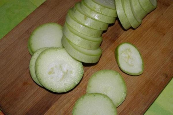 couper les courgettes