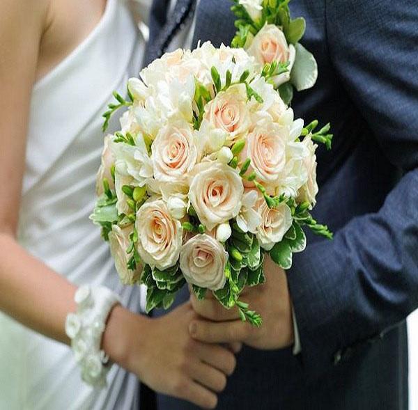 cheveux de vénus dans le bouquet de la mariée