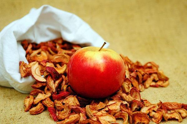 propiedades útiles de las manzanas secas