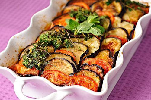 Las berenjenas al horno son sabrosas y saludables