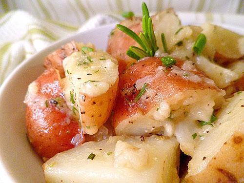 Les pommes de terre bouillies sont largement utilisées en médecine populaire