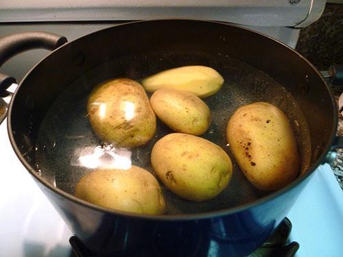 Le bouillon de pommes de terre est utile pour la maladie de Graves
