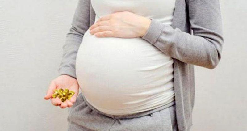 Beneficios y daños del aceite de onagra para mujeres embarazadas.