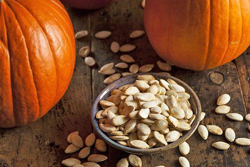 Comer semillas de calabaza es una excelente prevención de las enfermedades masculinas.