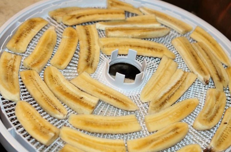 sécher les bananes dans un séchoir électrique