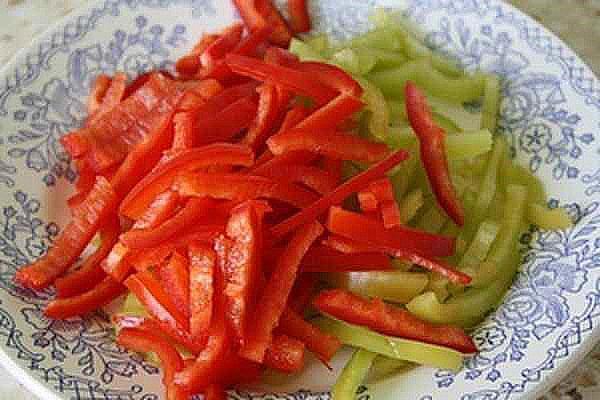 tiras de pimiento dulce