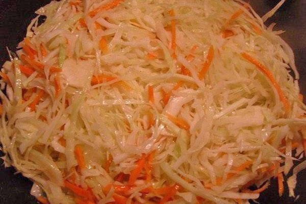 repollo rallado y zanahorias