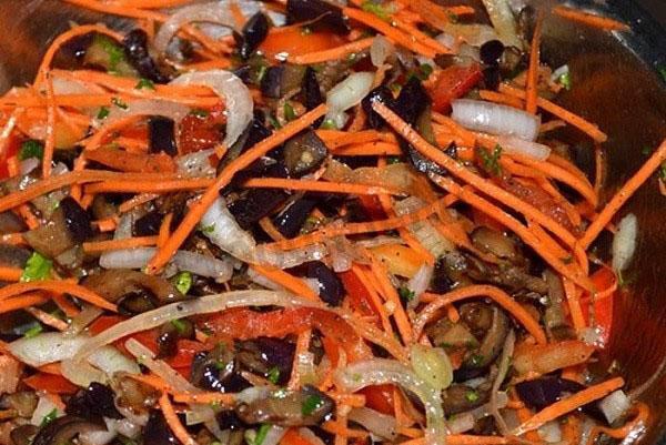 mezclar los ingredientes y sazonar la ensalada