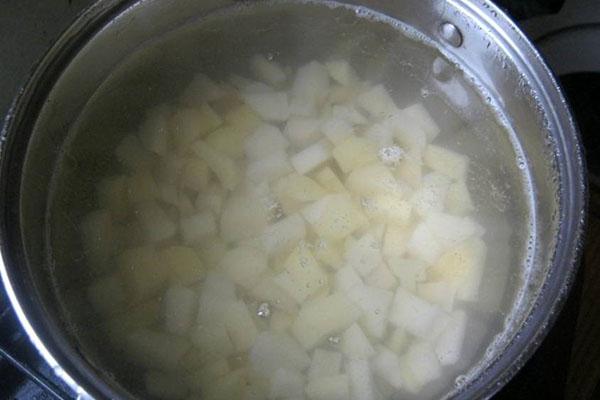faire bouillir des pommes de terre