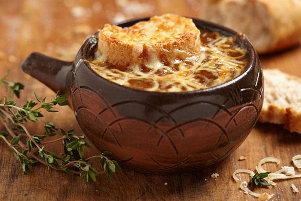 receta tradicional de sopa de cebolla
