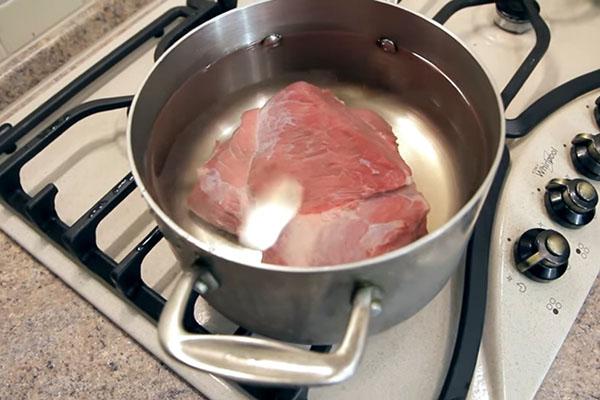 préparer un bouillon de viande