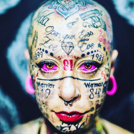 Foto via InstagramSie ist definitiv eine Warrior Woman, genau wie es auf ihrem Gesicht steht!