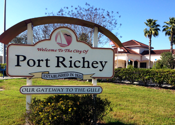 Fotografie přes sellmyhomepasco Amanda je zvána k účasti/práci na sexuální párty, která byla svržena v New Port Richey na Floridě. Z nějakého důvodu se rozhodne, že tato párty bude pro dvojici skvělou příležitostí někoho zavraždit.
