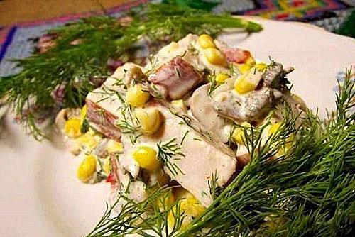 ensalada de pollo ahumado y champiñones