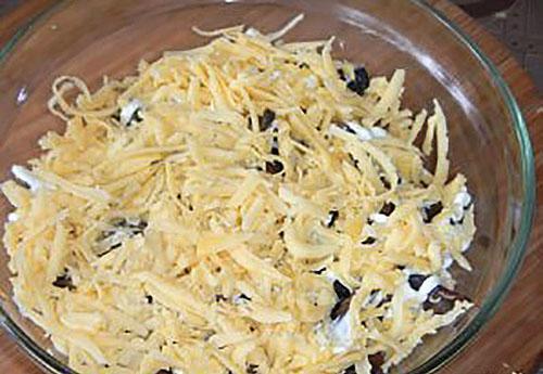 una capa de queso y mayonesa