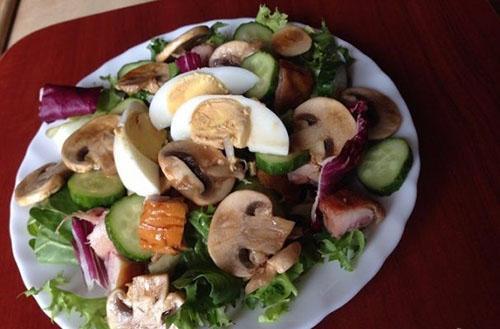 ensalada simple de pollo y champiñones