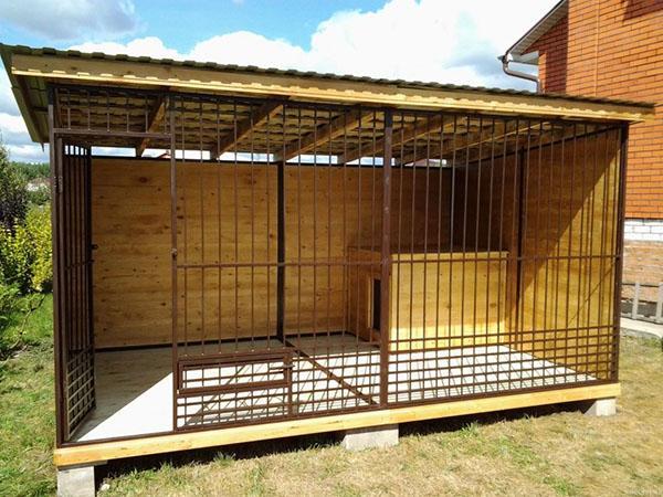 ventana de alimentación y cabina caliente