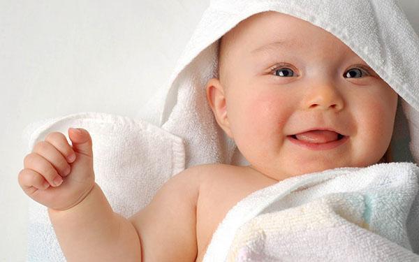 limpiar la piel del bebé